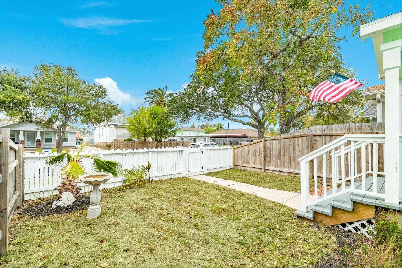 Barefoot Coastal Cottage غالفيستون، تكساس المظهر الخارجي الصورة